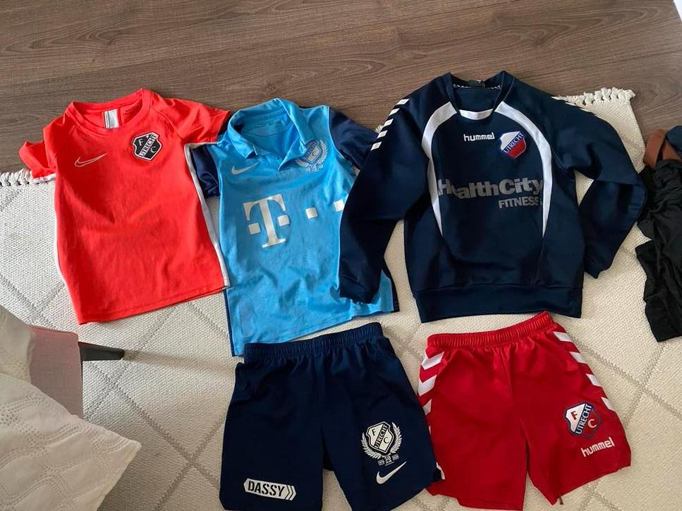 FC Utrecht Sportkleding - shirts  Maat 122-128 5 stuks, Ophalen of Verzenden, Gebruikt, Maat 128