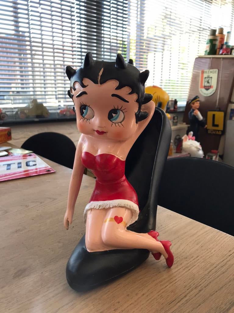 Betty Boop beeld in de schoen, Ophalen, Zo goed als nieuw, Mens