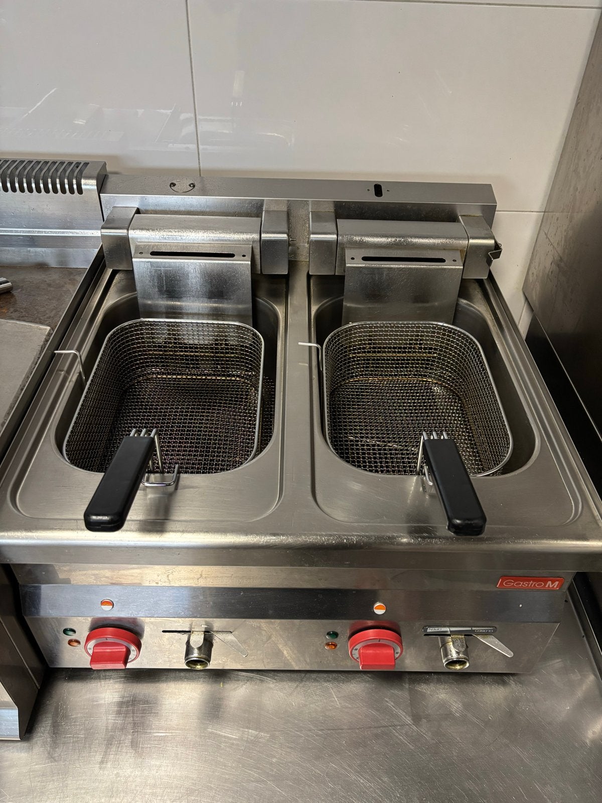 Gastro M Duo-friteuse 2x 10L krachtstroom, 4 liter of meer, Ophalen, Gebruikt, Duo-friteuse