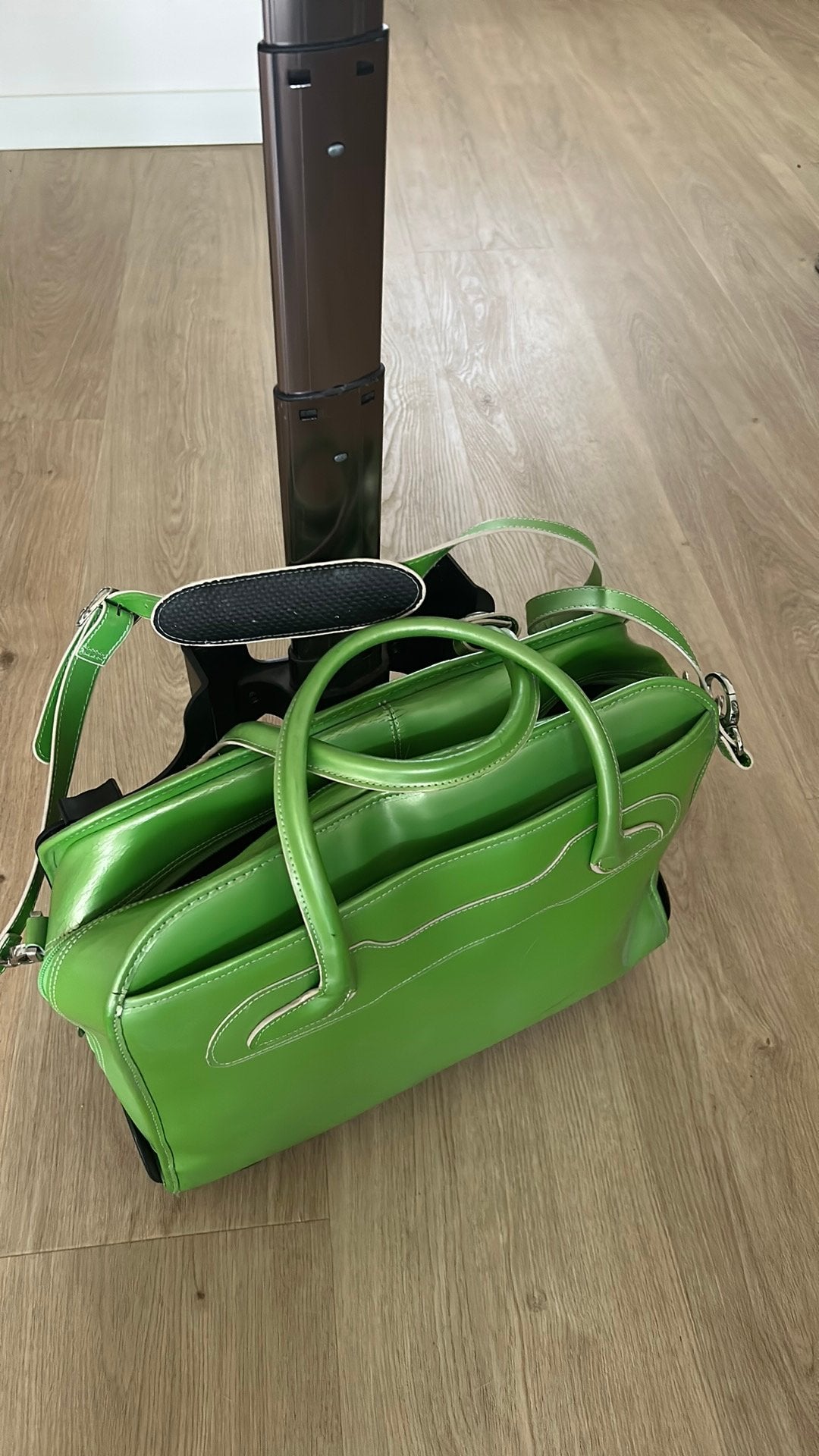 Leren laptop tas met trolley, Minder dan 40 cm, Ophalen of Verzenden, Zo goed als nieuw, 75 cm of meer