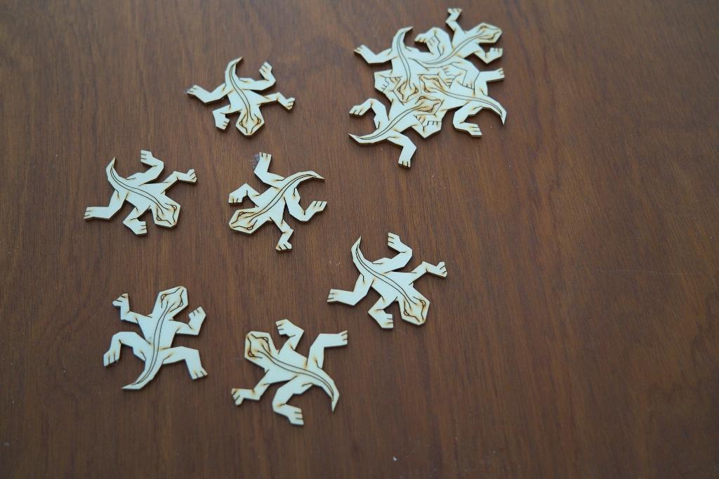Escher-stijl puzzel hagedis hout, Ophalen of Verzenden, Zo goed als nieuw, 1:50 of kleiner, Figuur of Figuren