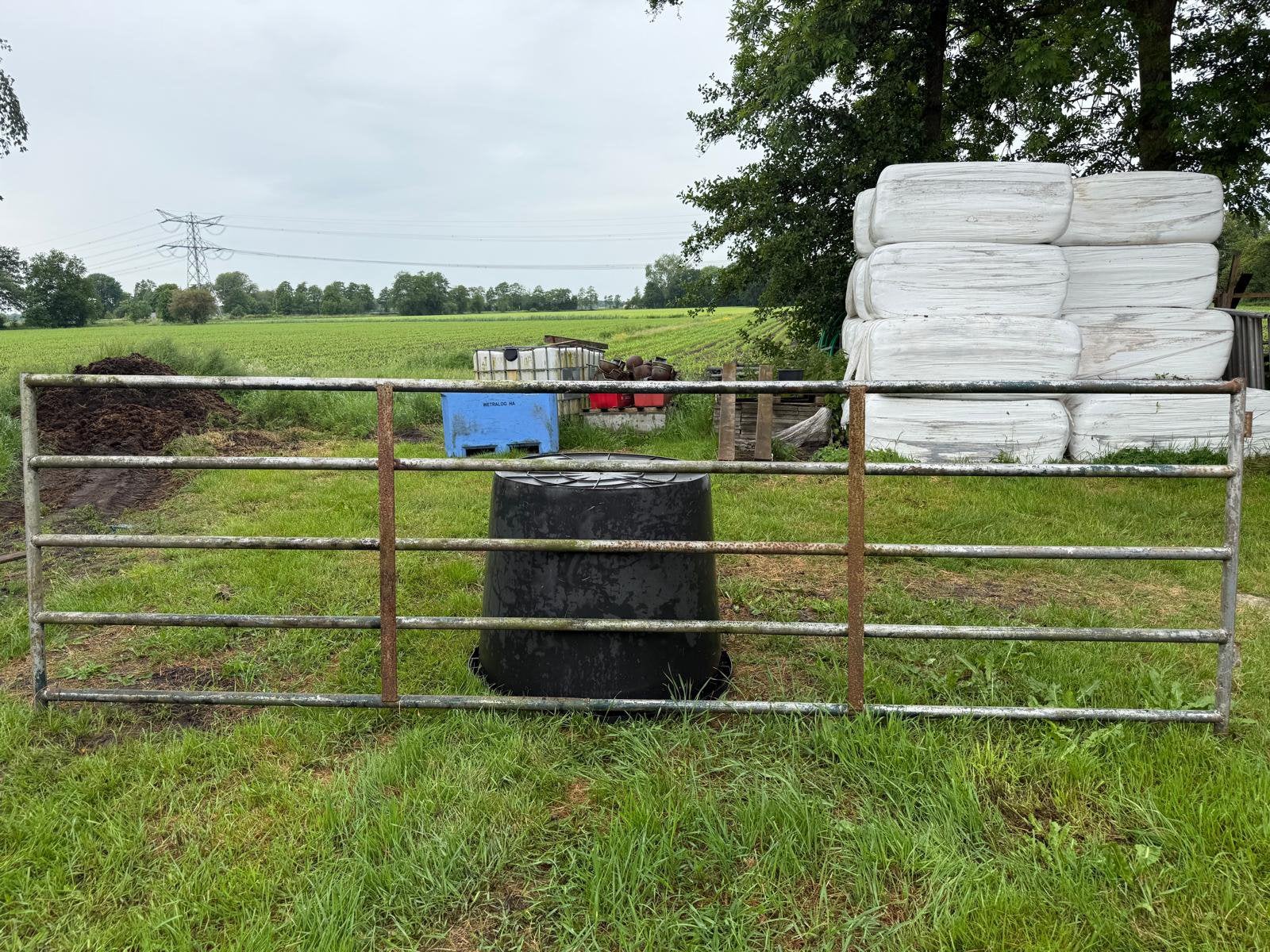 Landhek, Ophalen, IJzer