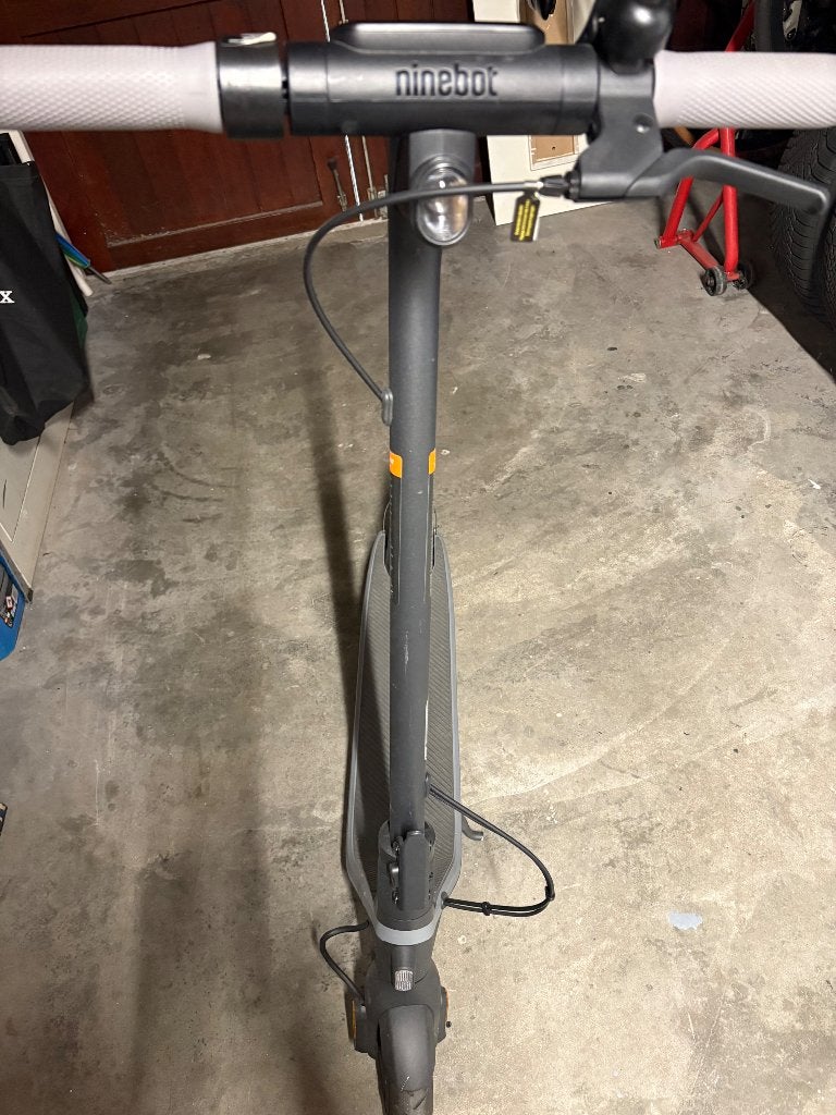 Ninebot kickscooter E2, Fietsen en Brommers, Ophalen, Zo goed als nieuw, Elektrische step (E-scooter), Ninebot