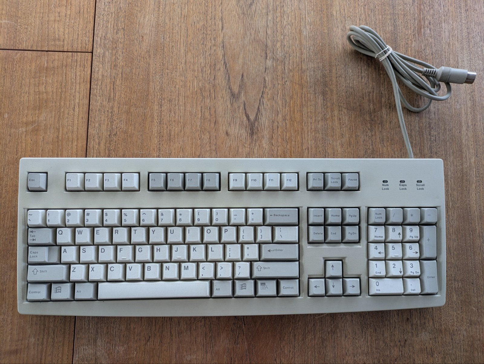 Vintage Cherry G83-6104LAMUS/01 toetsenbord Win95 DIN, Ophalen, Qwerty, Bedraad, CHERRY