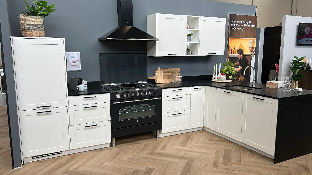 Complete keuken, Ophalen, Wit, Hoekkeuken, Nieuw