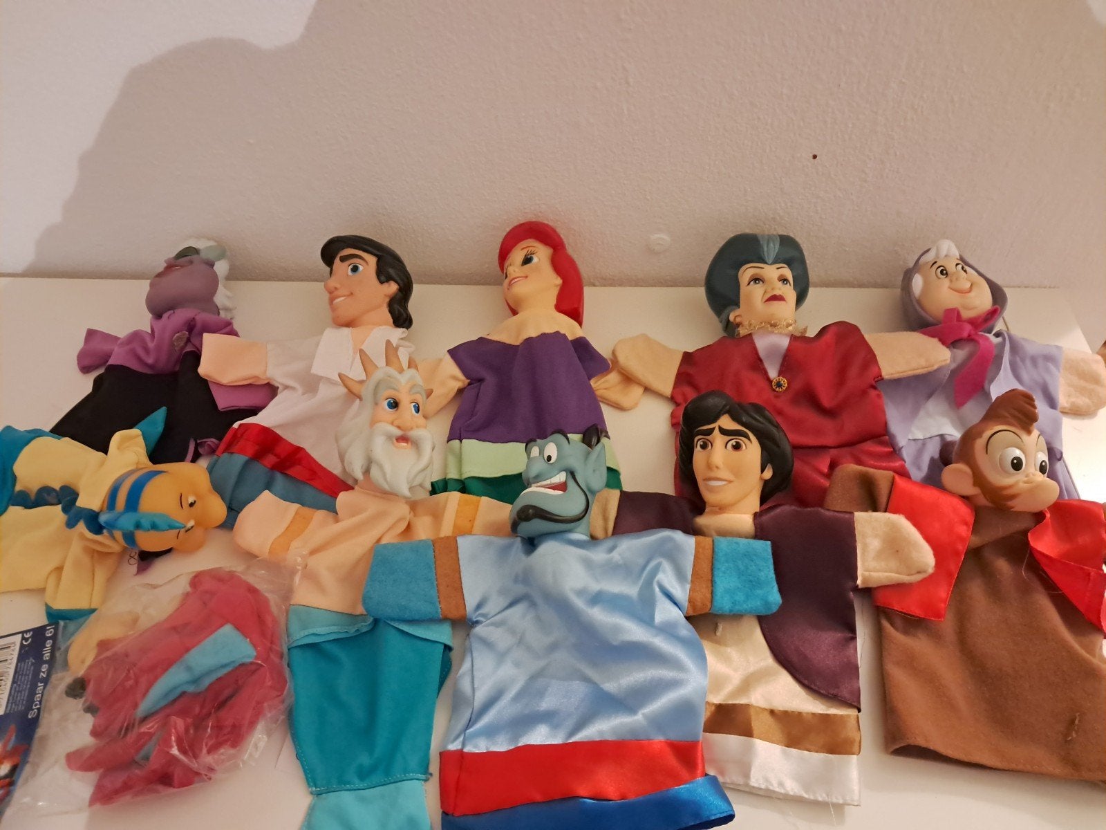 11 Disney handpoppen set - Ariel, Aladdin, Assepoester, Ophalen of Verzenden, Gebruikt, Overige typen