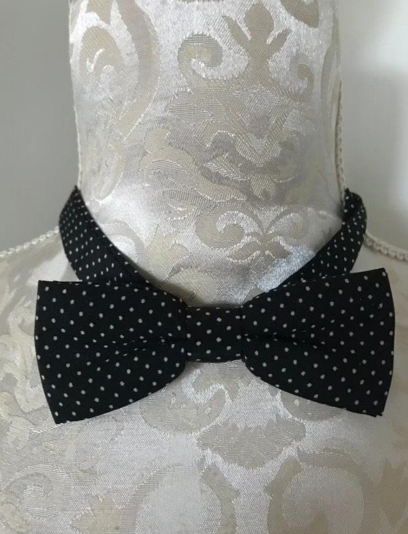 Zwart Gestippelde Vlinderstrik, Kleding | Heren, Ophalen of Verzenden, Zo goed als nieuw, Zwart, Met patroon