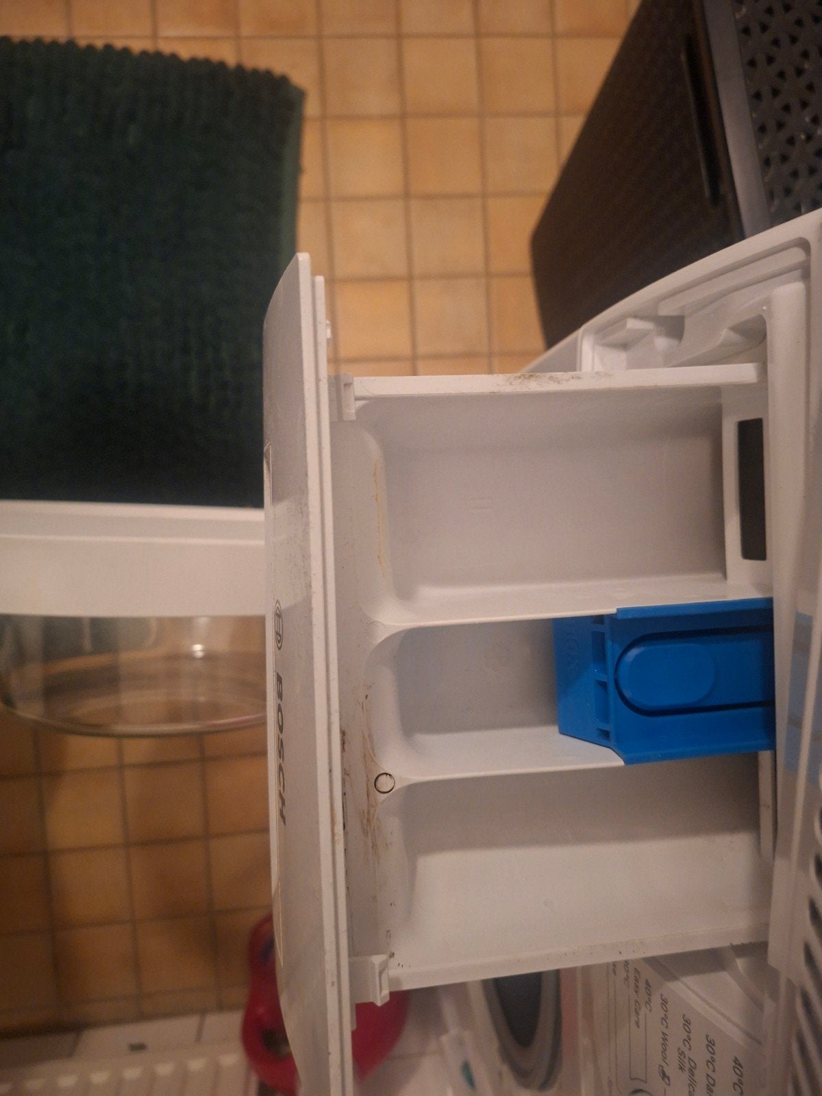 Foto 4 van Bosch wasmachine - Engelse uitvoering, 4 jaar oud
