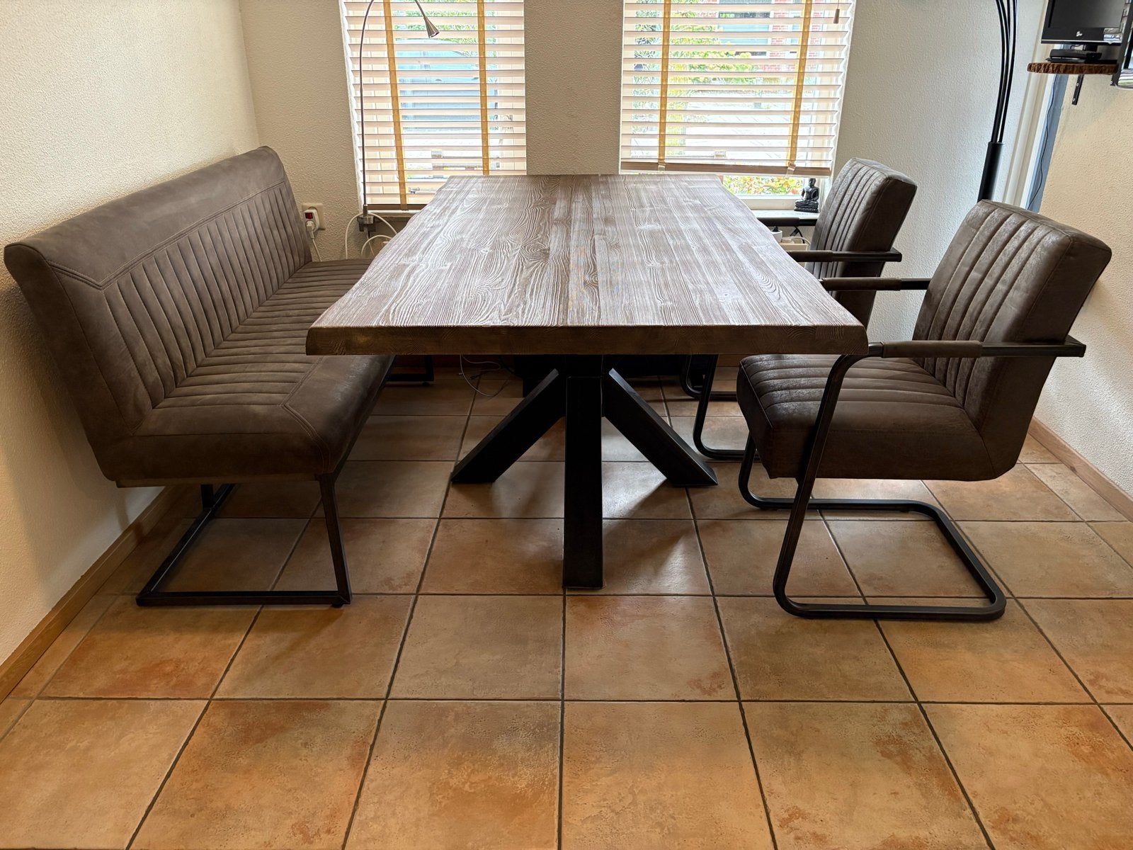 Complete eettafelset: boomstamtafel, bank en 2 stoelen, Ophalen, 50 tot 100 cm, Zo goed als nieuw, Vijf personen of meer