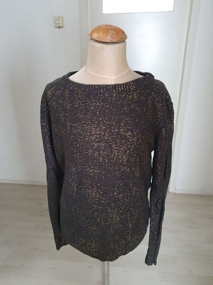 Donkergroene trui met gouden spikkels maat 134, Kinderen en Baby's, Kinderkleding | Maat 134, Meisje, Trui of Vest, Ophalen of Verzenden