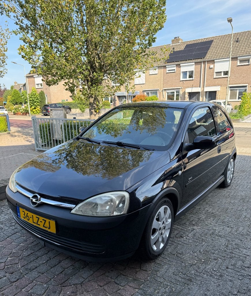 Opel Corsa 1.2 16V 3D 2003 Zwart, Auto's, Voorwielaandrijving, 74 pk, 31 €/maand, Zwart