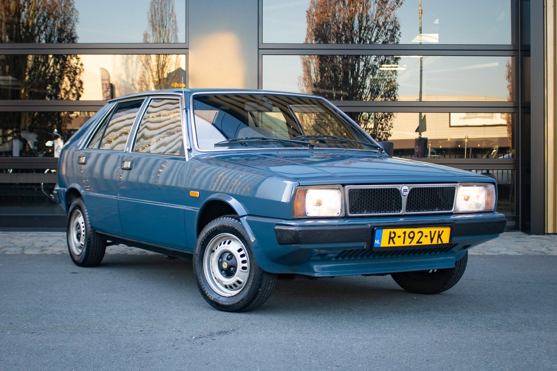 Lancia Delta 1.3 5-speed | 1983 | 83.501 km | Originele staa, Auto's, Voorwielaandrijving, Stof, Gebruikt, 880 kg