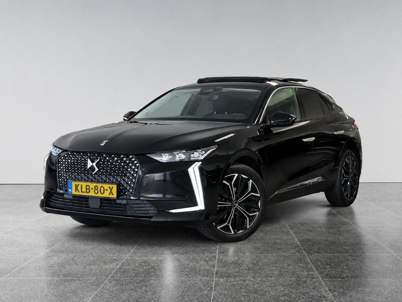 DS DS 4 Ètoile+ Alcantara 1.2 Turbo 130pk EAT8 | SCHUIF/KAN, Auto's, Automaat, Dealer onderhouden, Gebruikt, 1199 cc