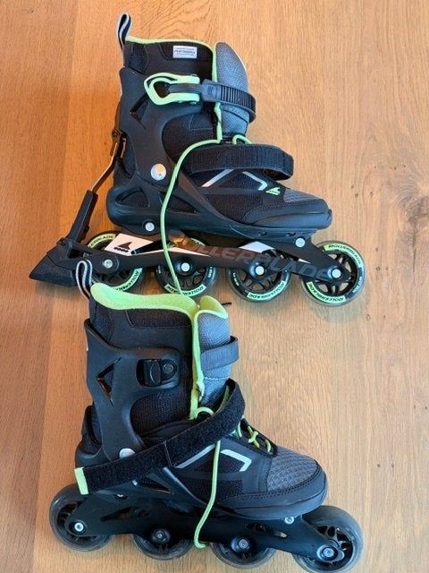 Skeelers, Sport en Fitness, Skeelers, Ophalen, Zo goed als nieuw, Inline skates 4 wielen, Dames