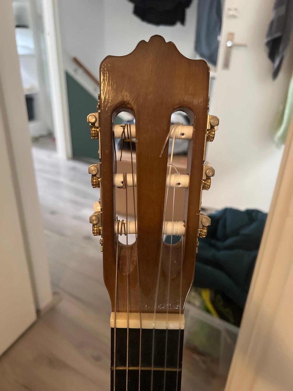 Foto 4 van Ramona Klassieke Gitaar met standaard