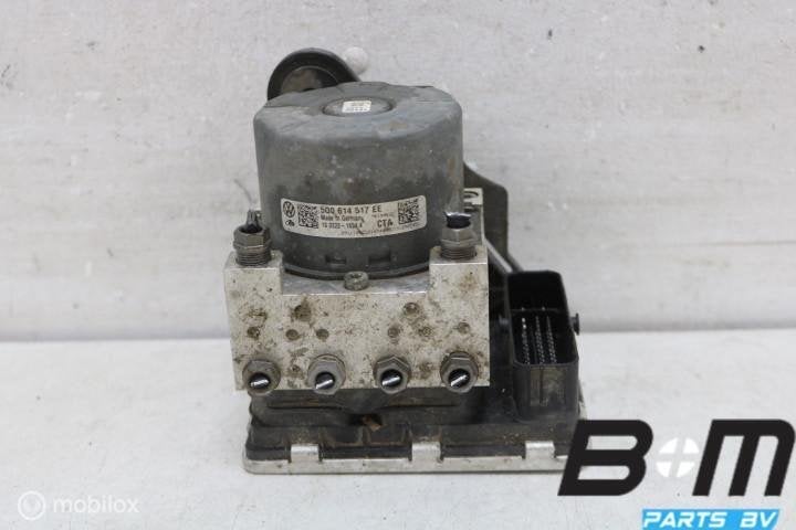 ABS pomp VW Golf 7 5Q0614517EE, Gebruikt