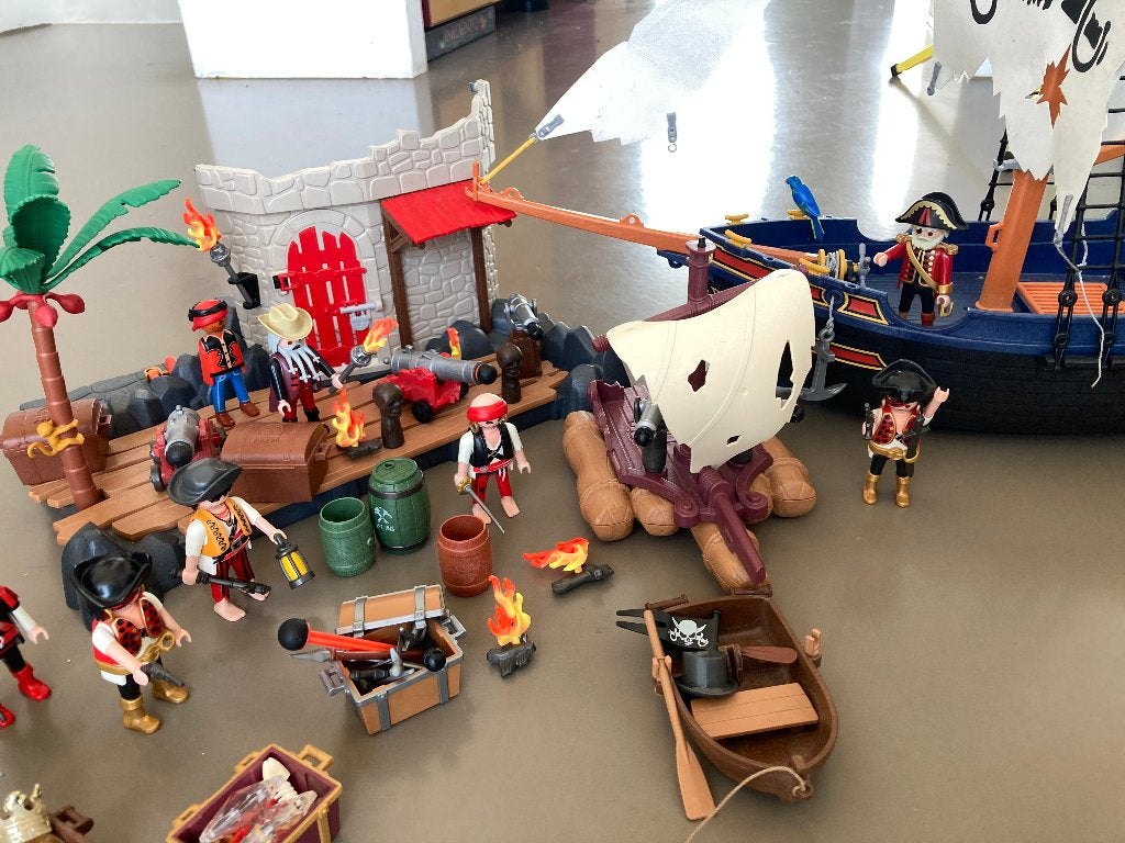 Playmobiel Piratenschip en eiland, Kinderen en Baby's, Speelgoed | Playmobil, Ophalen of Verzenden, Gebruikt, Los playmobil