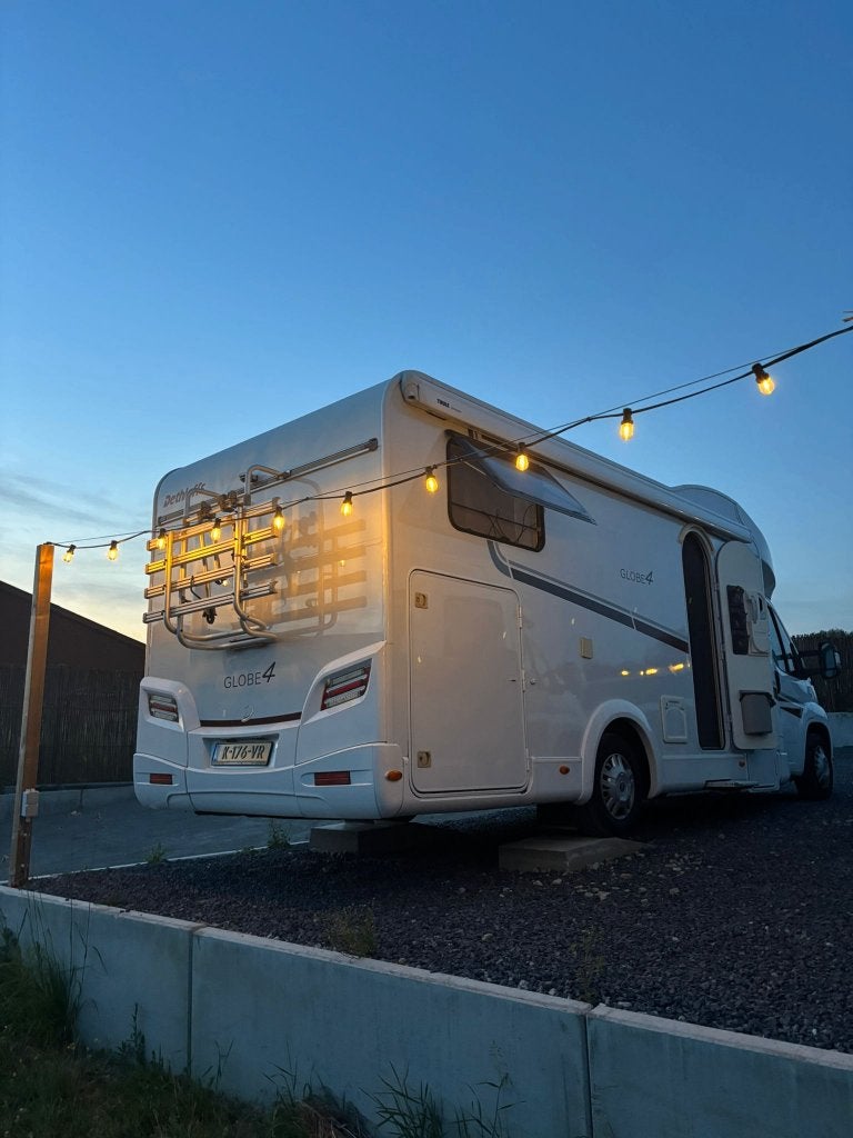 Camper Dethleffs Globe 4 + binnenstalling tot mei 2027, Integraal, Chemisch toilet, Ford, Raamblindering