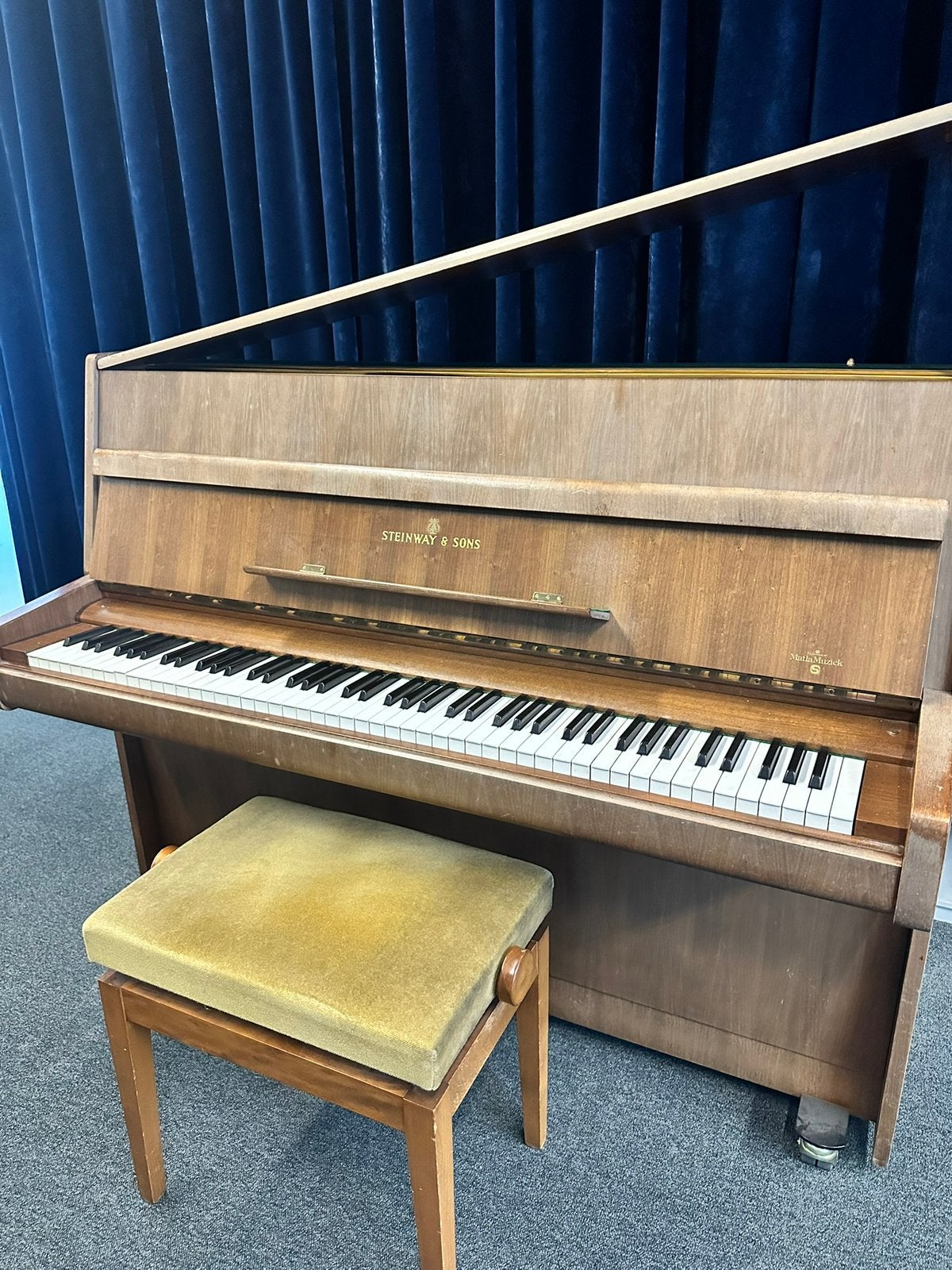 Steinway piano, Muziek en Instrumenten, Piano's, Ophalen, Gebruikt, Bruin, Piano