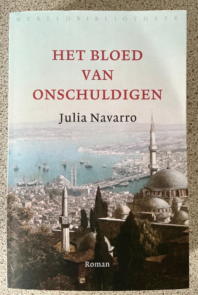 Het bloed van onschuldigen - Julia Navarro, Ophalen of Verzenden, Gelezen, Julia Navarro