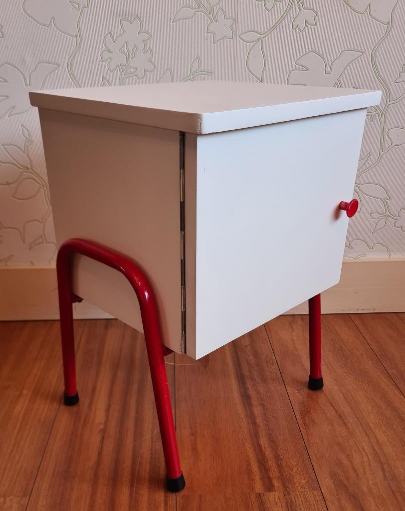 te koop: wit nachtkastje met deur, retro vintage jaren 60, Verzamelen, Retro, Ophalen, Huis en Inrichting