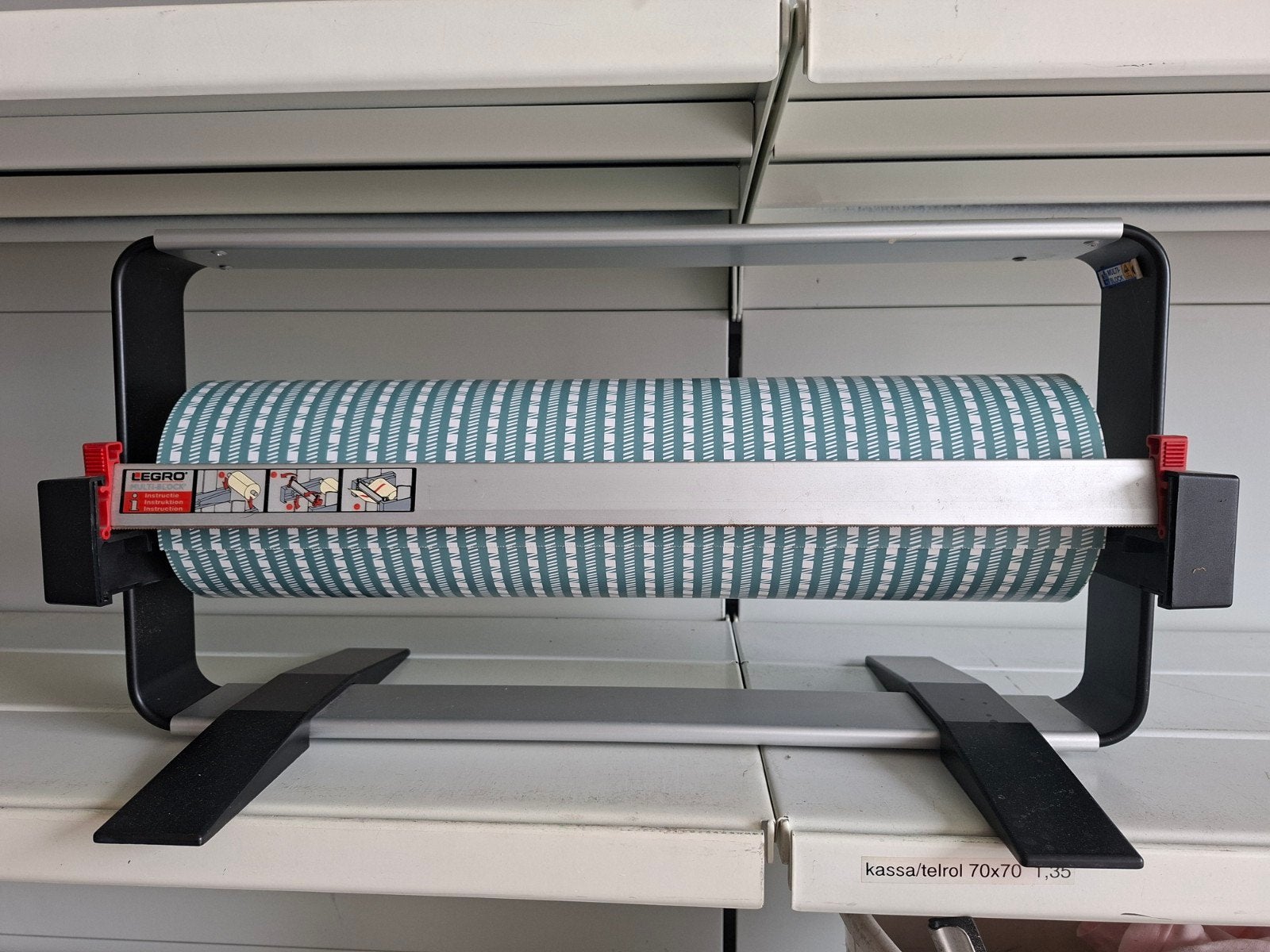 pakpapier rolhouder inclusief pakpapier, Diversen, Cadeaupapier, Ophalen of Verzenden, Zo goed als nieuw