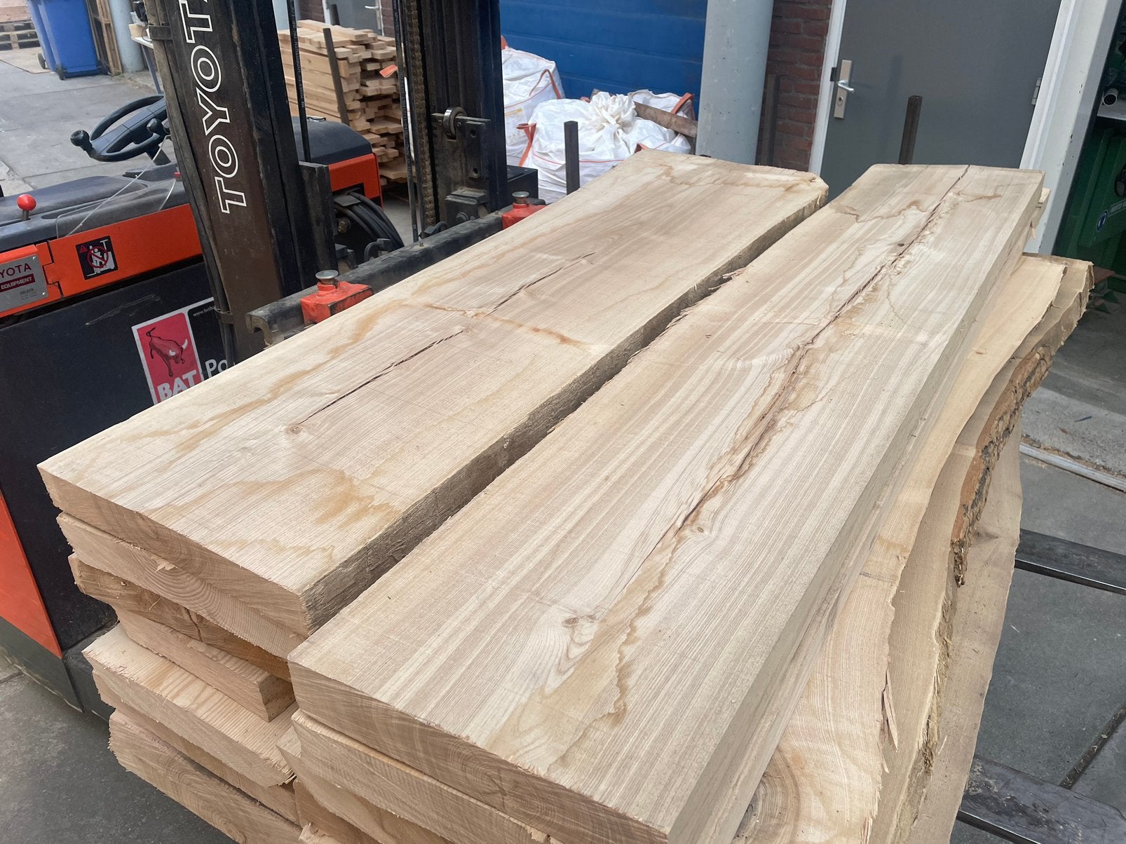 Partij essen houten schaaldelen stamdelen, Doe-het-zelf en Verbouw, Hout en Planken, Ophalen, Minder dan 25 mm, Zo goed als nieuw