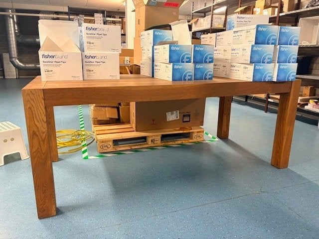 4x Robuuste houten tafel - Ideaal voor werk of eetkamer, Ophalen, Gebruikt, 100 tot 150 cm, 200 cm of meer