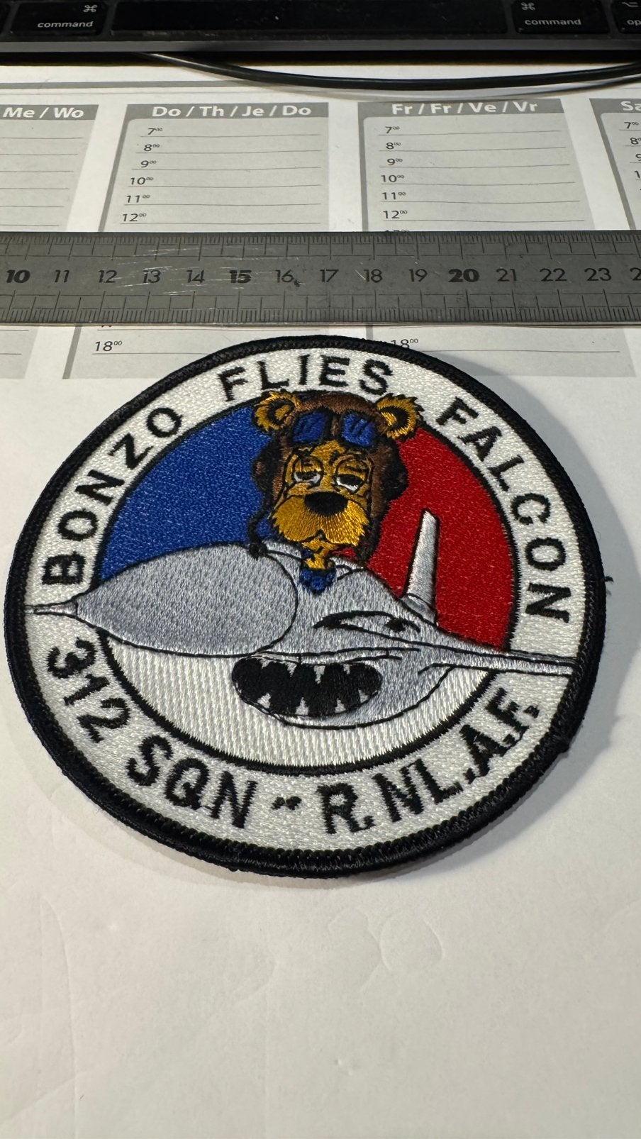Patch luchtmacht klu 312 squadron bonzo flies, Verzamelen, Ophalen of Verzenden, Zo goed als nieuw, Patch, Badge of Embleem