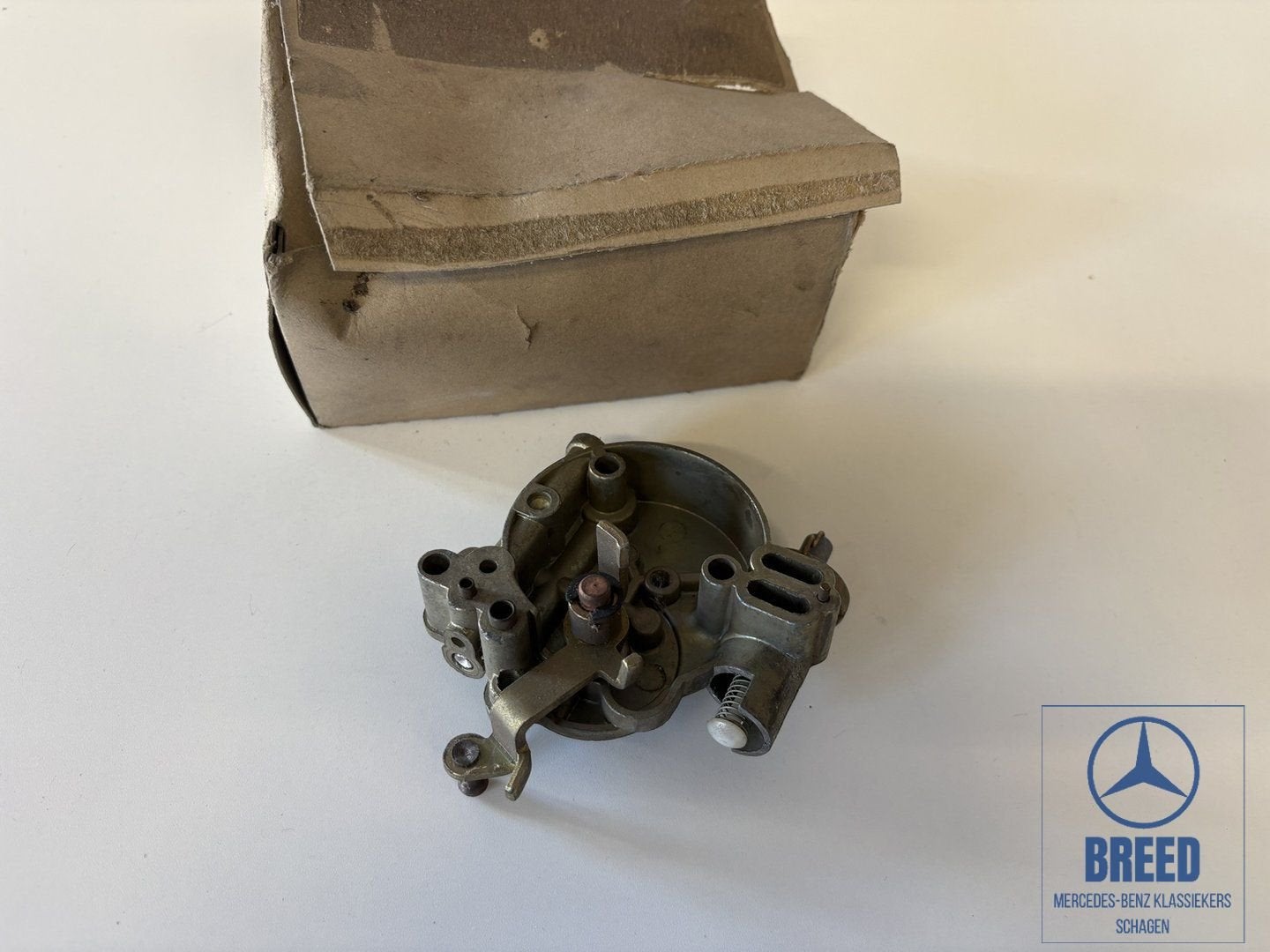 NOS starterhuis Mercedes-Benz W115 200 220 met handchoke, -, Nieuw, Ophalen of Verzenden, -
