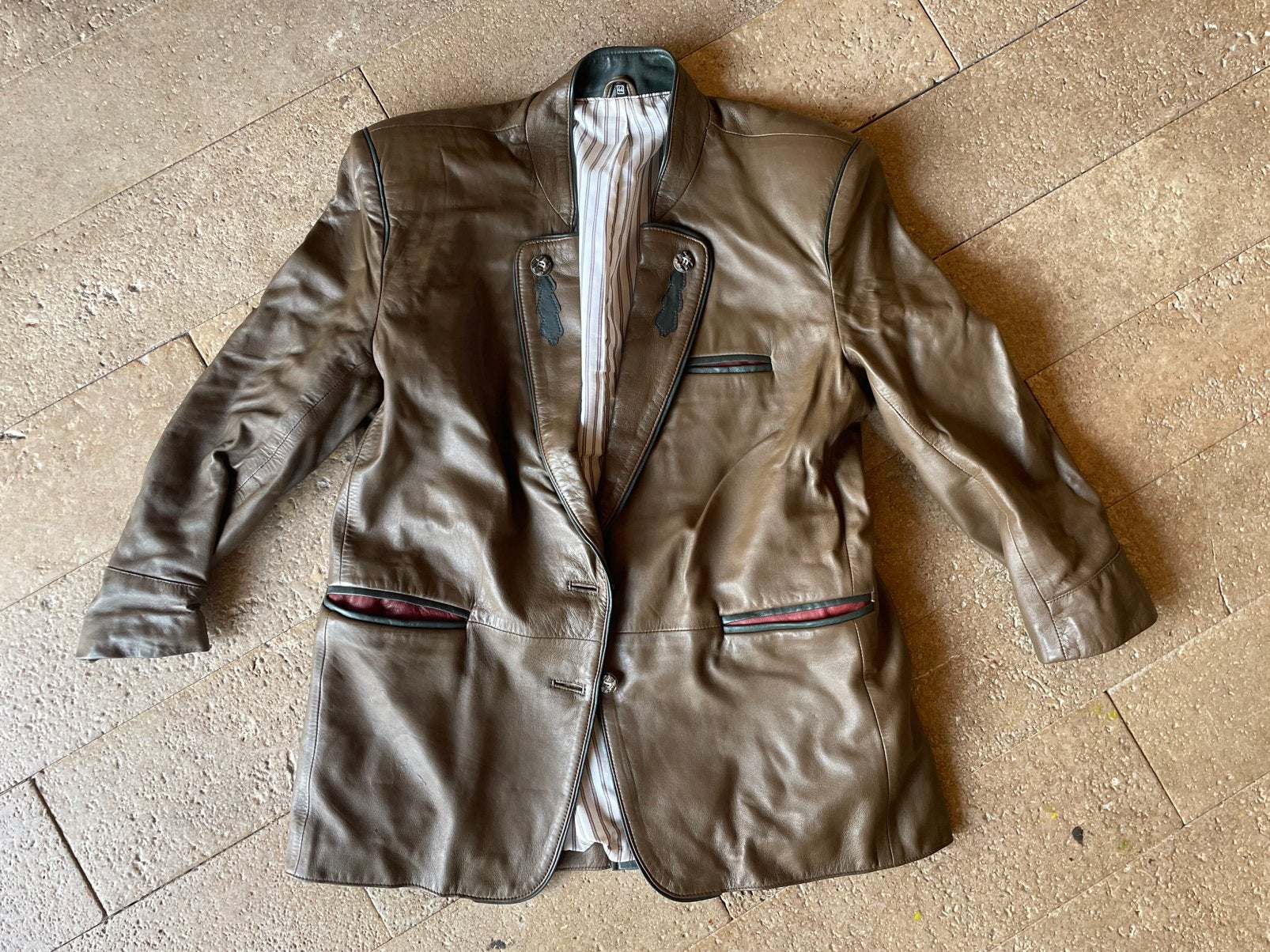 Te koop leren dames trachtenjas, Bruin, Maat 42/44 (L), Ophalen of Verzenden, Jasje