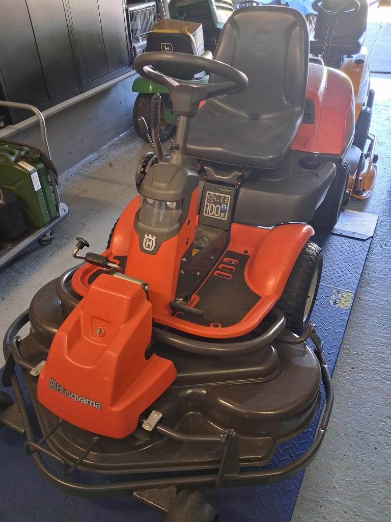 Komt binnen...Rider 15v2 2 cyl kawasaki Combi 112, Tuin en Terras, Gebruikt, Ophalen of Verzenden, Husqvarna, Husqvarna