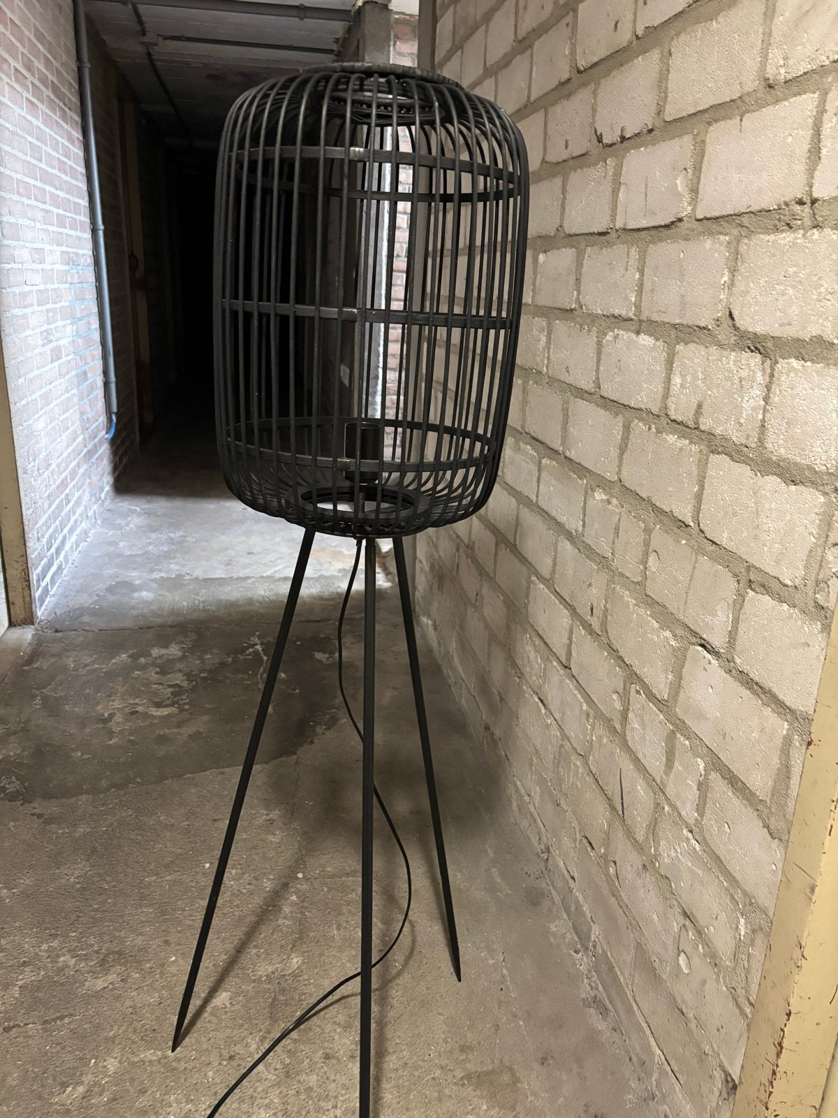 Stijlvolle zwarte vloerlamp met bamboe design, Ophalen, 100 tot 150 cm, Natuurlijk materiaal, E27 (groot)