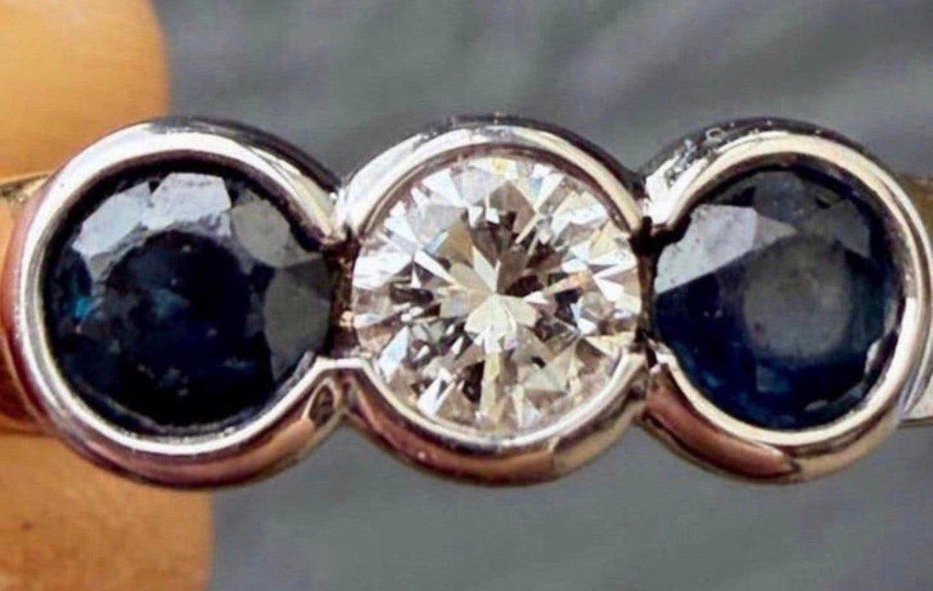 18K gouden ring met 1 natuurlijke diamant 2 blauwe saffieren, Sieraden, Tassen en Uiterlijk, 18 tot 19, Nieuw, Ophalen of Verzenden
