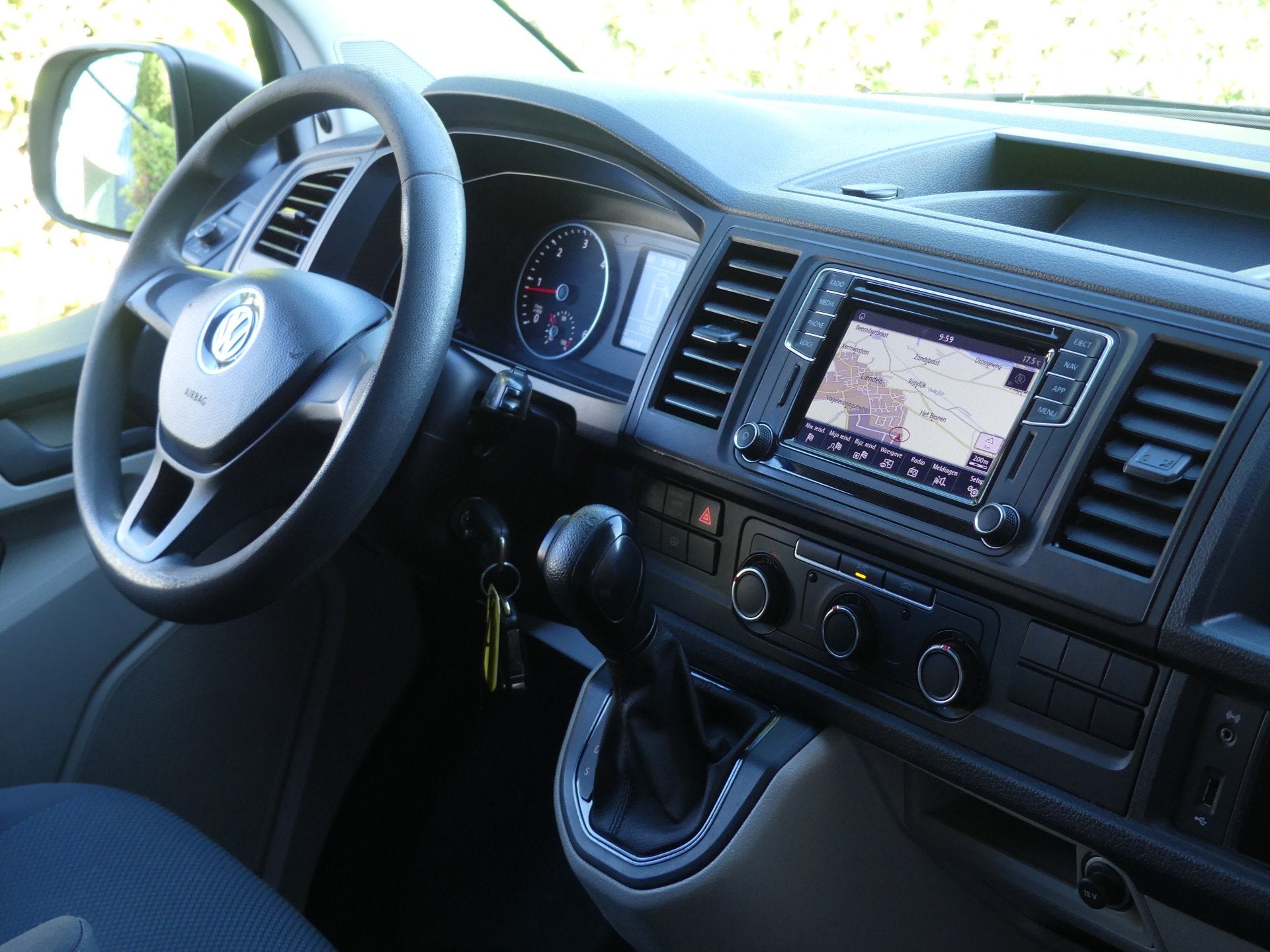 Volkswagen Transporter 2.0 TDI 150 PK L1 Airco/Trekhaak/Crui, Auto's, Gebruikt, Euro 6, 4 cilinders, 150 pk