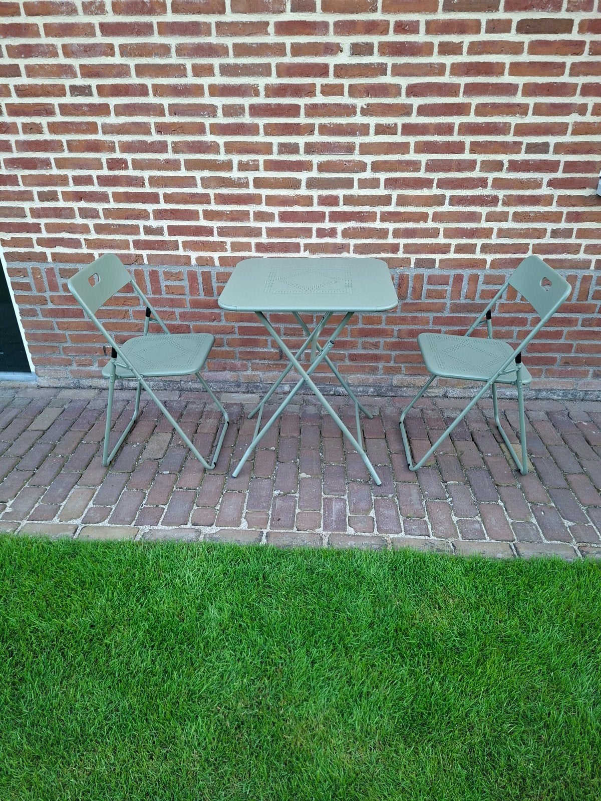 Bistro setje 2 klapstoeltjes en een inklaptafeltje., Tuin en Terras, Overige materialen, Nieuw, Tuinset, Ophalen