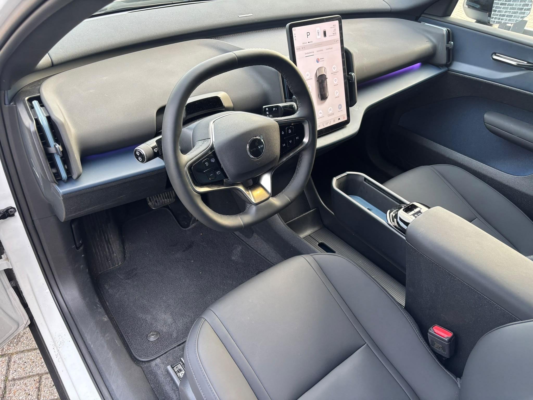 Volvo EX30 Single Motor Extended Range Plus 69 kWh, Auto's, 12 maanden, Achterwielaandrijving, Gebruikt, Leder en Stof