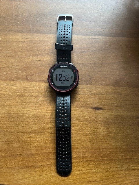 Garmin Forerunner 235 GPS Sporthorloge + oplaadkabel/adapter, Gebruikt, Zwart, Garmin, Ophalen of Verzenden
