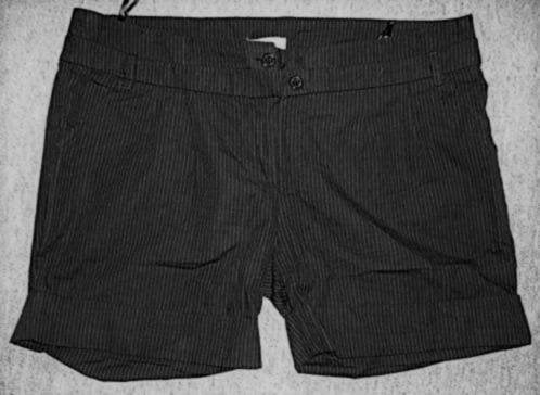 Broek Mt.44, Kleding | Dames, Broeken en Pantalons, Kort, Zwart, Maat 42/44 (L), Nieuw