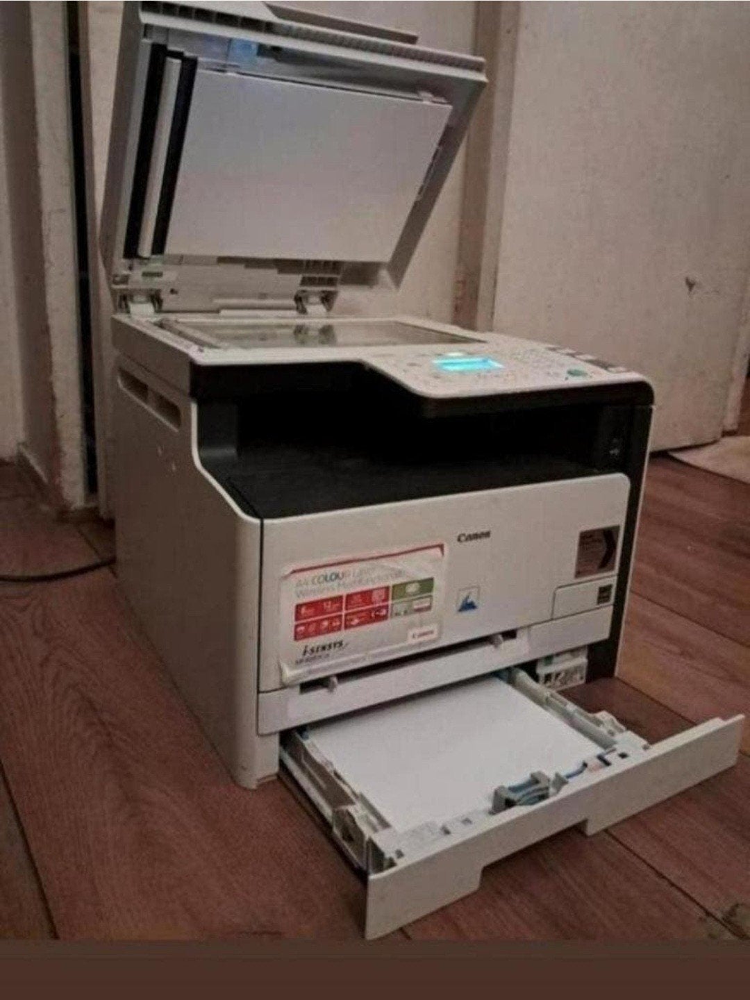 Te koop, Canon merk printer en scanner MF8080Cw.kleur laser, Computers en Software, Printers, Ophalen