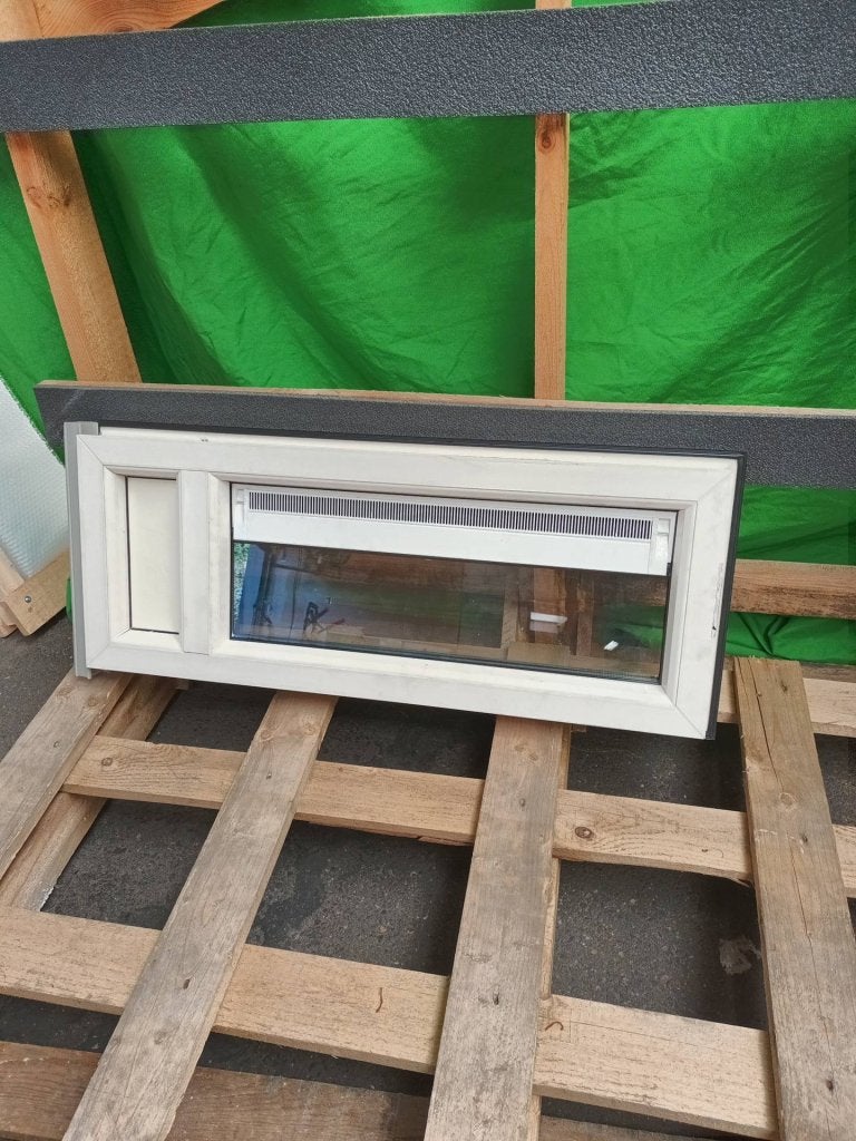 Kunststof Vast kozijn  b95 x h40,5 cm Crème wit -2277-, Doe-het-zelf en Verbouw, Kozijnen en Schuifpuien, Kunststof, Gebruikt