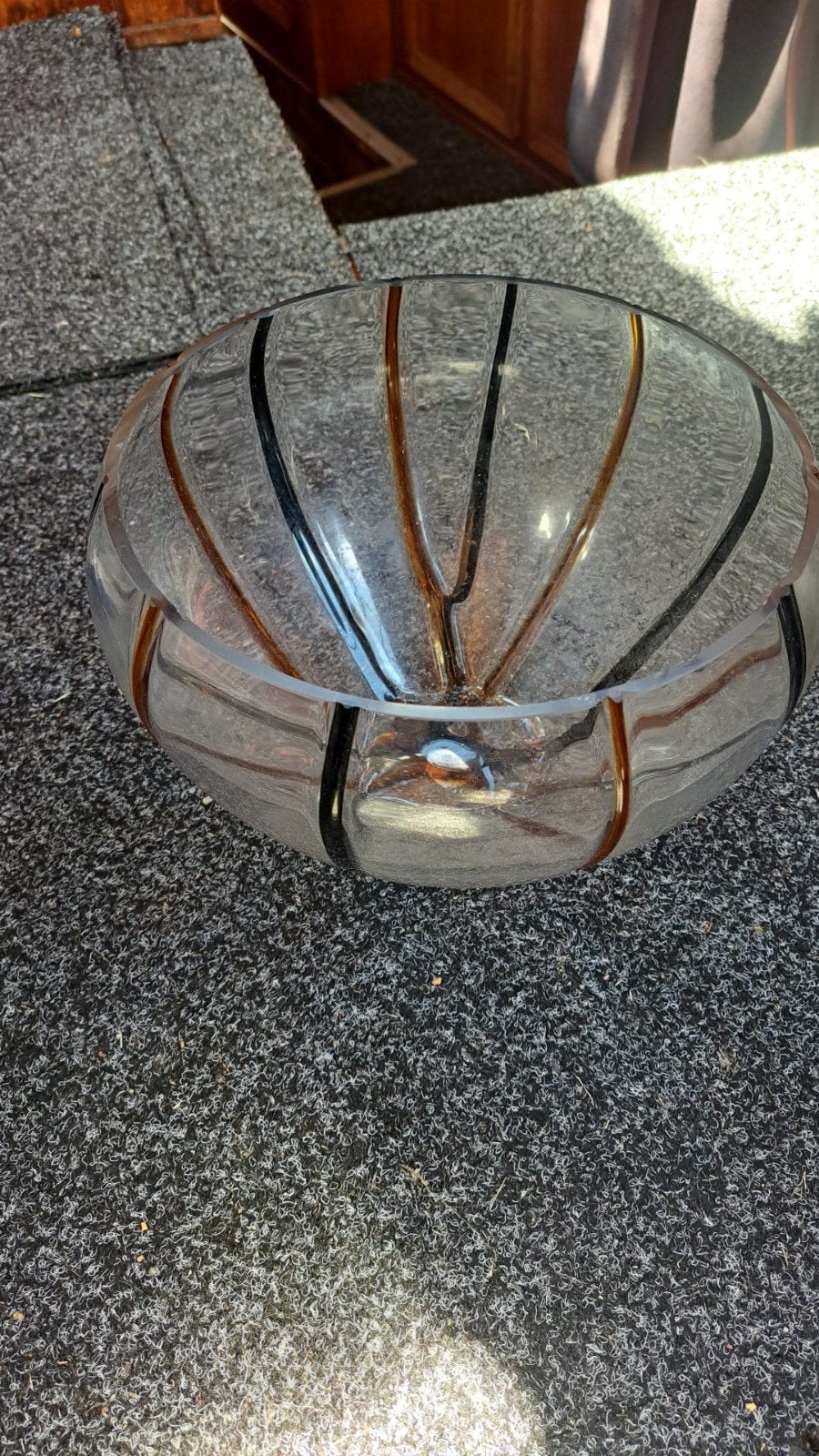 Decoratieve glazen schaal met strepen, Ophalen