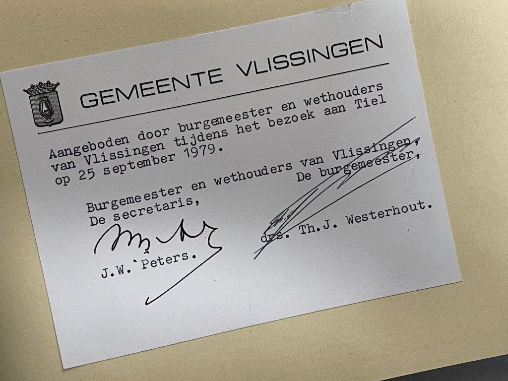 Vlissingen in oude ansichten 1979 (+ handtek. Burgemeester), Ophalen of Verzenden, 20e eeuw of later, Zo goed als nieuw