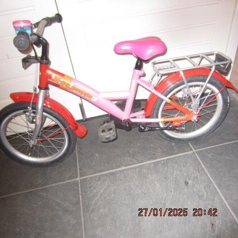 TE KOOP MOOI MEISJESFIETS WIELMAAT 16 INCH, Fietsen en Brommers, Fietsen | Meisjes, Ophalen, Gebruikt, Loekie, Handrem