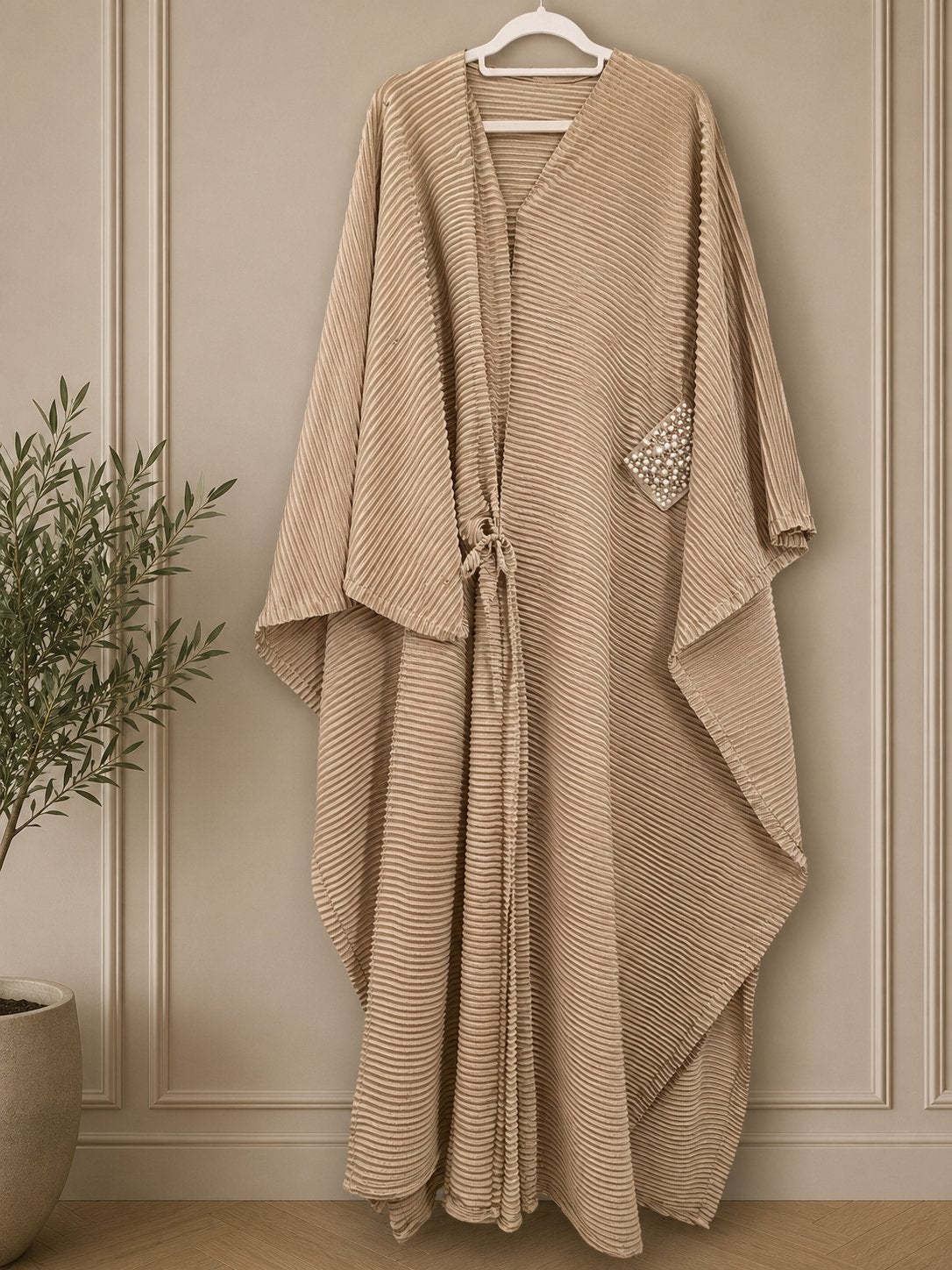 Elegante Abaya met Kralenwerk - Beige, Ophalen of Verzenden, Nieuw, Beige
