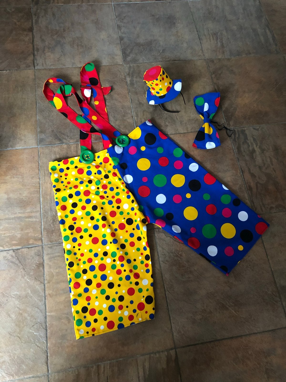 Carnavalskleding: Kleurrijk Clownspak (Broek, Bretels, Strik, Kleding | Dames, Carnaval, Maat 42/44 (L), Ophalen of Verzenden