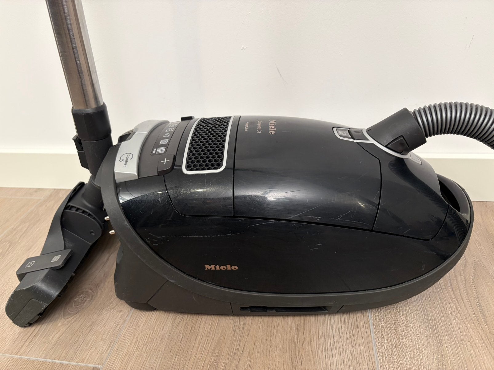 Weinig gebruikte Miele stofzuiger, Zo goed als nieuw, Miele, Sledestofzuiger, Minder dan 1200 watt