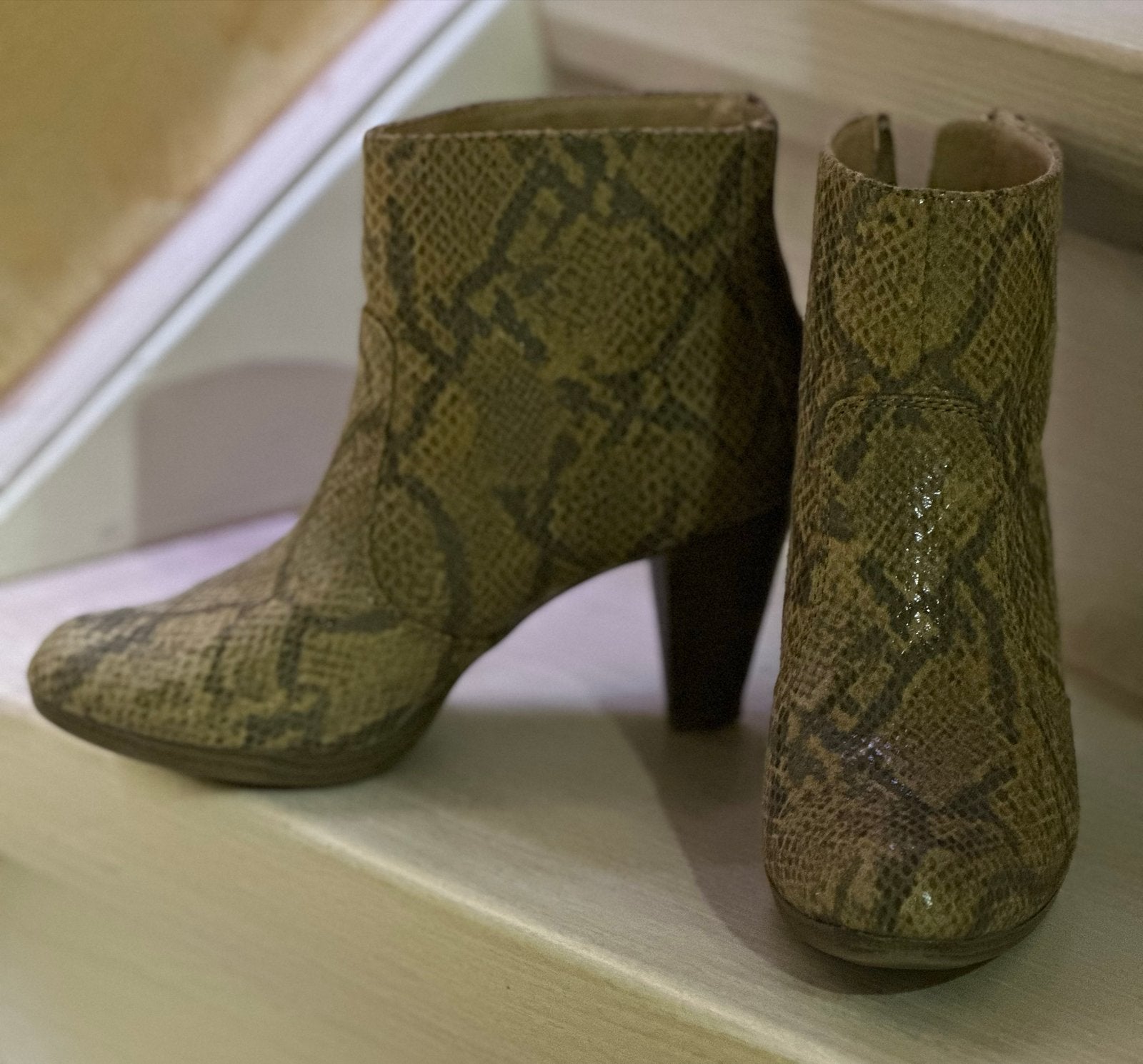Enkellaarsjes met slangenprint, Kleding | Dames, Schoenen, Bruin, Lage of Enkellaarzen, Ophalen of Verzenden, Gedragen