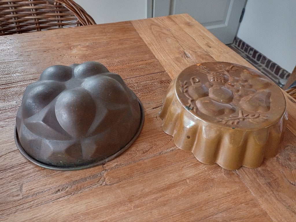 metalen oude bak/pudding vormen 2 stuks, Ophalen of Verzenden, Gebruikt