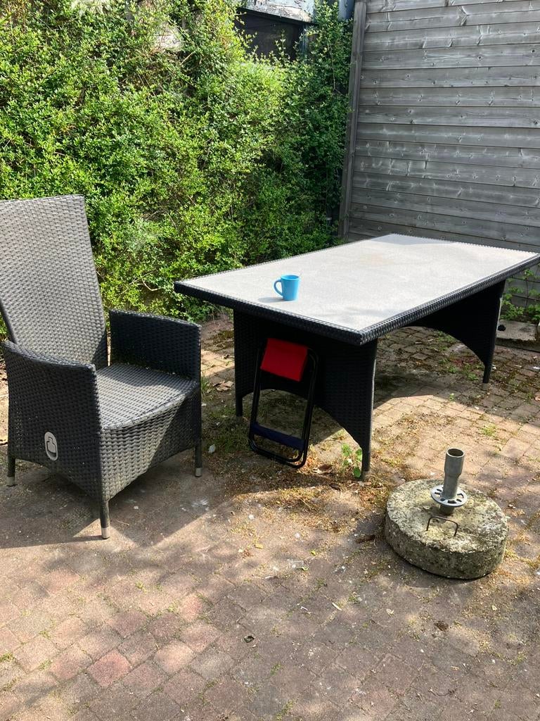 Tuintafel met stoel en robuuste parasol voet, Ophalen, Zo goed als nieuw, Rond, Overige materialen